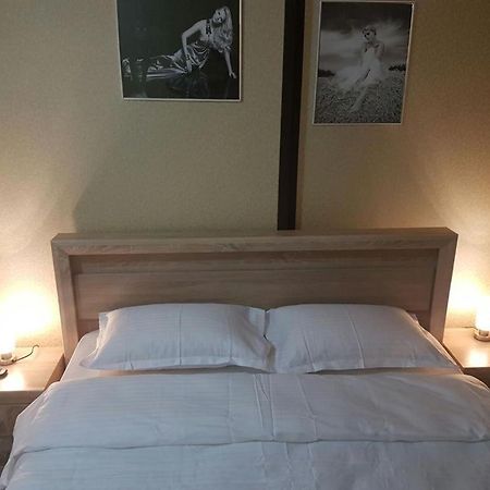 Rez Suites Iasi Eksteriør billede